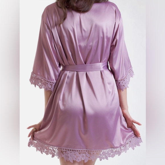 Mauve Purple Lace Robe - Picture 2 of 3